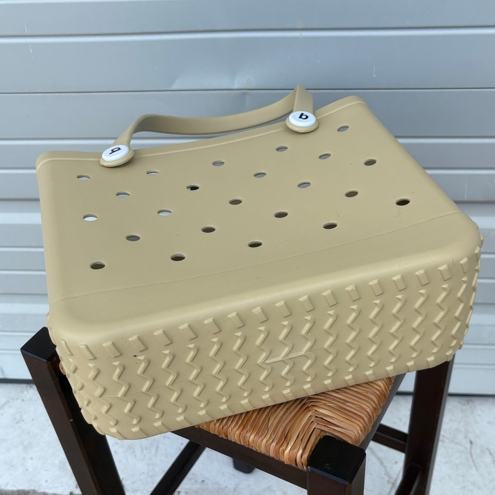 Stylish Tan Tote Bag - Picture 4 of 4